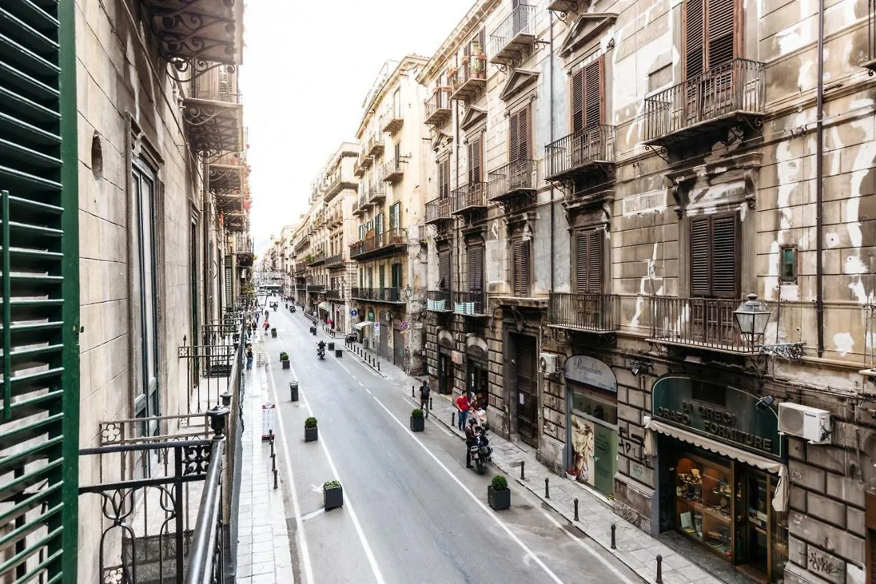 Case Barbera Via Parlamento Palermo 0*,  Italien